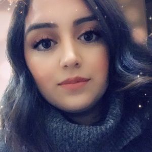 Meet your Posher, Claudia